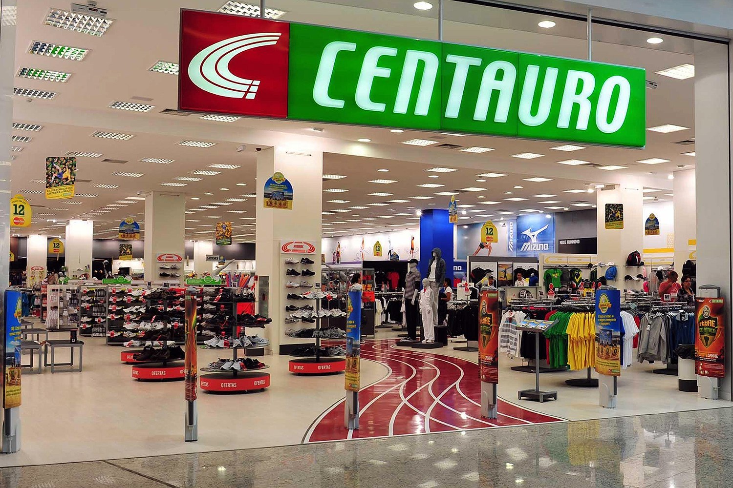 Centauro compra Nike no Brasil por 900 milhões